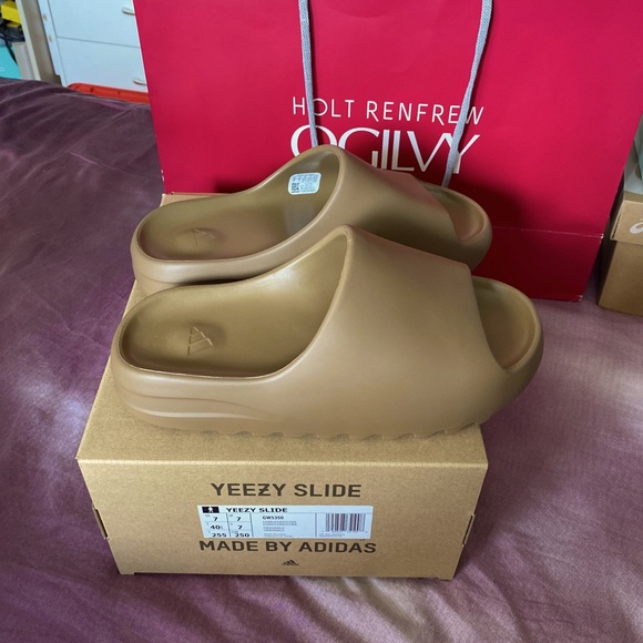 YEEZY SLIDE CORE - Picture 1 of 3